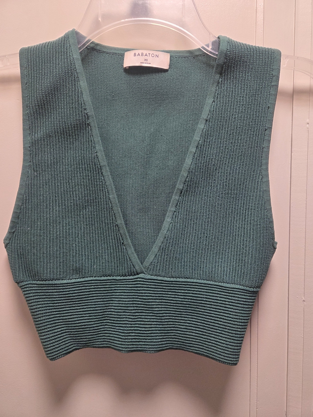 Babaton Sculpt Knit Tank XS Deep V Crop Top Ribbed Green Aritzia Womens